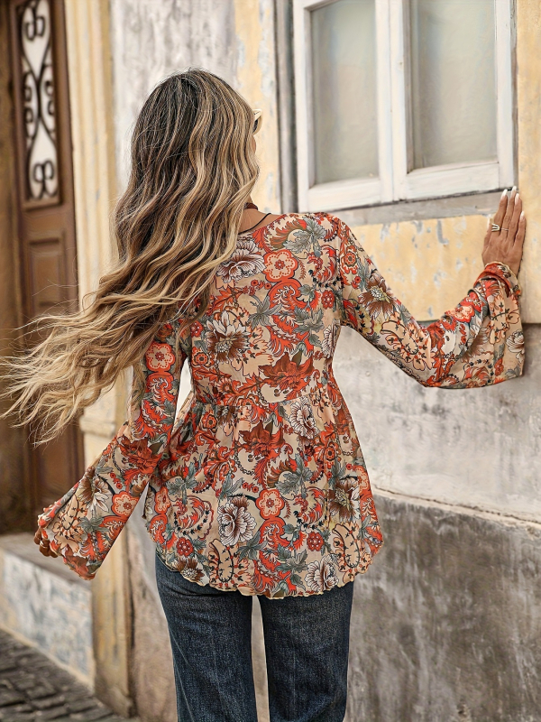 Poliestera garā tops ar V-izgriezumu, zvanu formas piedurknēm, asimetriska mala, etno retro stils