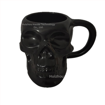 Keramikas krūze ar skeleta galvu, Helovīna tēma, iepakota papīra kastē, piemērota kā biznesdāvana