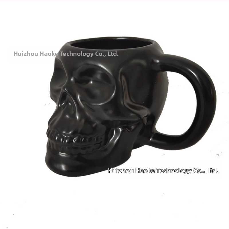 Керамична чаша с череп, Хелоуин тематика, опакована в хартиена кутия за подарък, подходяща за бизнес подаръци