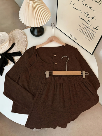 Moterų kelnių kostiumas — elegantiškas kasdienio kelionės stilius, poliesterio–spandekso mišinys, ilgos rankovės, ilgos kelnės, 2025 ruduo