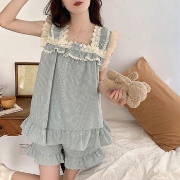 Meitenēm paredzēts pidžamu komplekts, wrinkled audums, V kakla izgriezums, 3/4 piedurknes, īsas bikses, poliesters, plāns, 181–200 g/m²