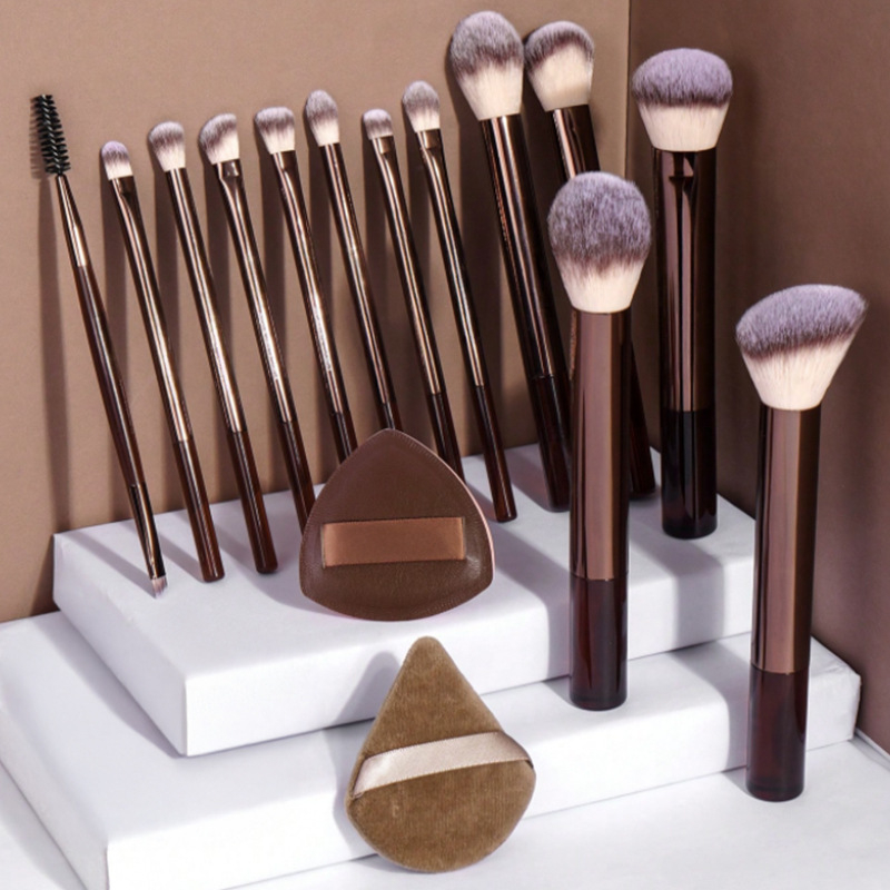 Makeup otu komplekts - 13 otu ar alumīnija rokturiem un syntētiskām šķiedrām, maciņš iekļauts, 2 pūderi ar cushion tipa
