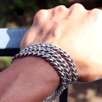 Vyrų nerūdijančio plieno kaklo grandinė su kubano tipo grandine, geometrinis dizainas, 30 g, 2025 m. pavasaris