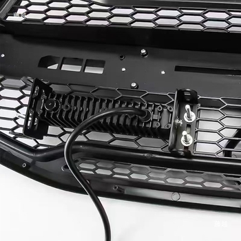 Universālais metāla pastiprinājuma stiprinājums automašīnas radiatora režģim (slēgta uzstādīšana, izturīgs pret koroziju, saderīgs ar LED lukturiem)