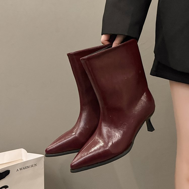 Sieviešu zābaki ar asu purngalu, augsti kāju augums, plāns papēdis, 3–5 cm papēža augstums, PU augšdaļa