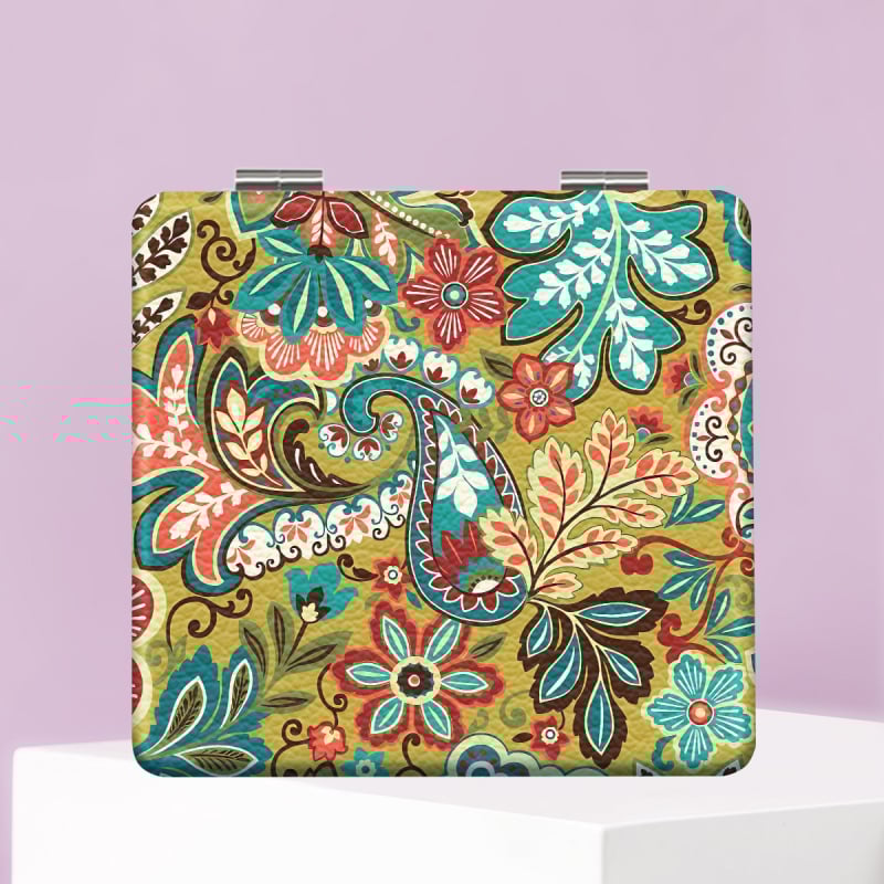 Saliekams grima spogulis ar Eiropas retro rakstu – portatīvs, zīmols NND; rāmis PU/PS/PVC; lēcas materiāls: cits; pilnais materiāls: PU āda, nerūsējošs tērauds, PC stikls; drukāts logo: jā; pielāgošana: jā