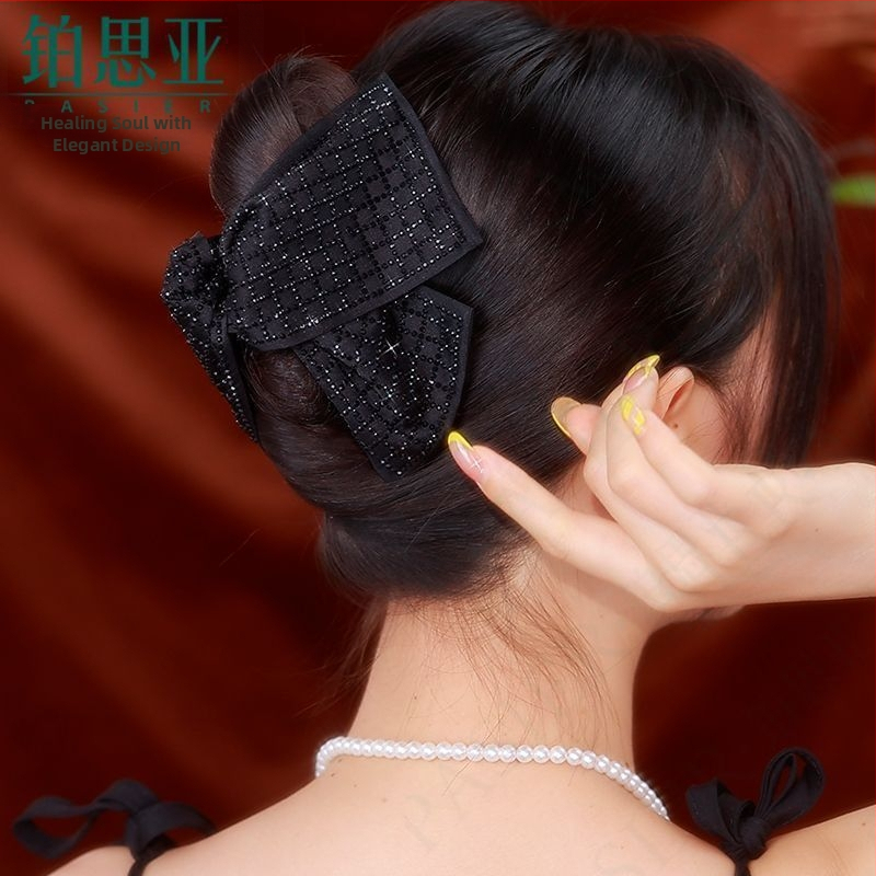 Gripper spona na vlasy s umeleckými kryštálmi — motív motýľ, originálny dizajn, Seiko úprava, doplnok na hlavu pre ženy