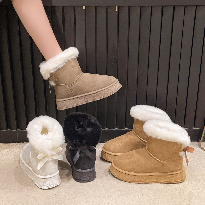 Sniega zābaki ar velūra augšpusi, iekšējā odere ar velūru, gumijas zole, vidēja potītes augstums, apaļa purngala