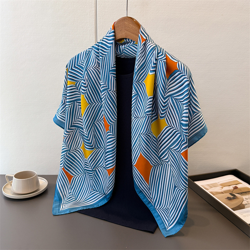 Didelis kvadratinis šalikas, 100% poliesteris, paprasta audimo kryptis, spauda, miesto kasdienis stilius, ruduo 2025