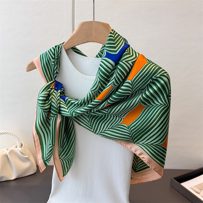 Didelis kvadratinis šalikas, 100% poliesteris, paprasta audimo kryptis, spauda, miesto kasdienis stilius, ruduo 2025