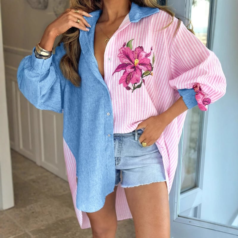 Krekli ar ziedu rakstu un patchwork denim izskatā, ar priekšējo īsu daļu un aizmuguri garāku, brīvam ikdienas stilam