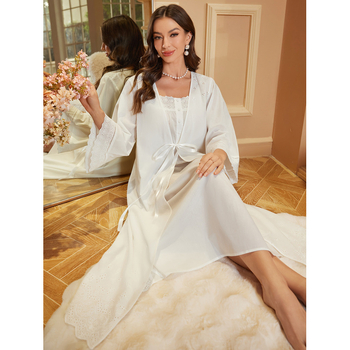 Divdaļīgs nakts tērps ar garām piedurknēm - austs audums, vidējā svara 141–160 g/m²