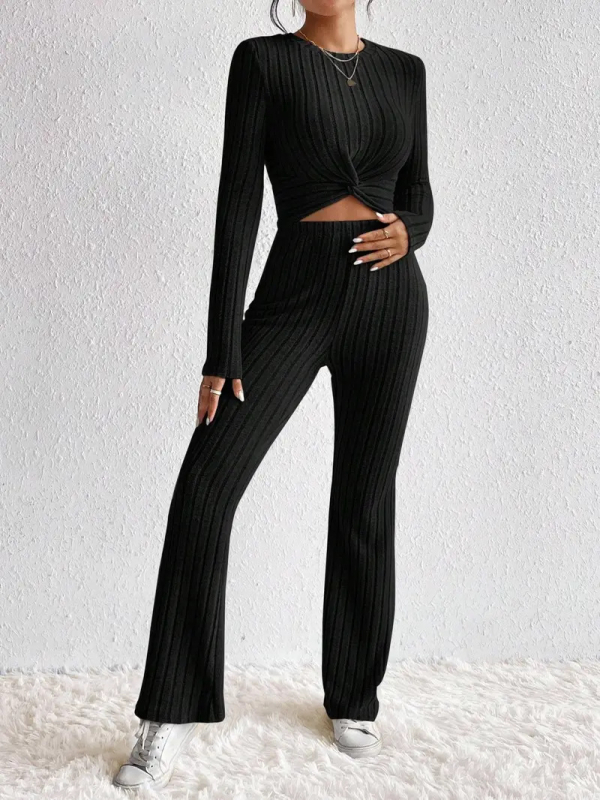 Moterų dviejų dalių megztinis kostiumas: ilgomis rankovėmis viršus ir platėjančios kelnės, poliesterio ir spandekso mišinys 90–95%, ruduo 2025, kasdienis japonų-korejiečių stilius