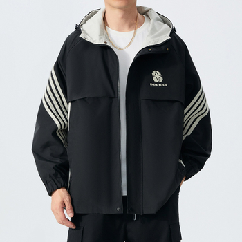 Vīriešu kapucēta vēja jaka ar rāvējslēdzēju priekšā, brīvs piegriezums, ārējais materiāls un oderes materiāls 100% poliesters, piemērots pavasarim un rudenim