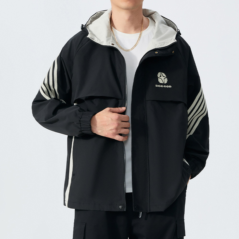 Vīriešu kapucēta vēja jaka ar rāvējslēdzēju priekšā, brīvs piegriezums, ārējais materiāls un oderes materiāls 100% poliesters, piemērots pavasarim un rudenim