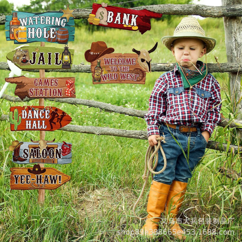 Rietumu ballītei virziena zīme — mūsdienīgs papīra dekoru rekvizīts telpu iekārtošanai un fotogrāfijām