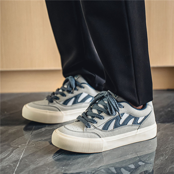 Sneakers ar zemu augšējo PU augšdaļu un šņorējumu (EVA zolīte; gumijas zole; papēža augstums 3-5 cm; apaļa purns; vulkanizēta konstrukcija)