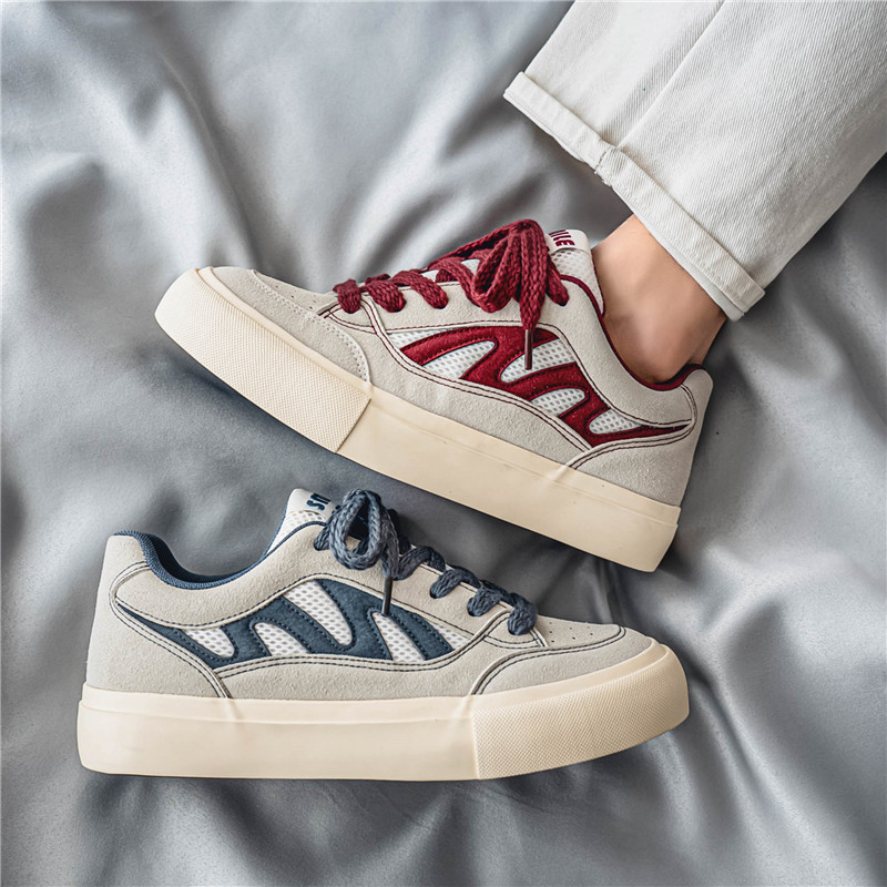 Sneakers ar zemu augšējo PU augšdaļu un šņorējumu (EVA zolīte; gumijas zole; papēža augstums 3-5 cm; apaļa purns; vulkanizēta konstrukcija)