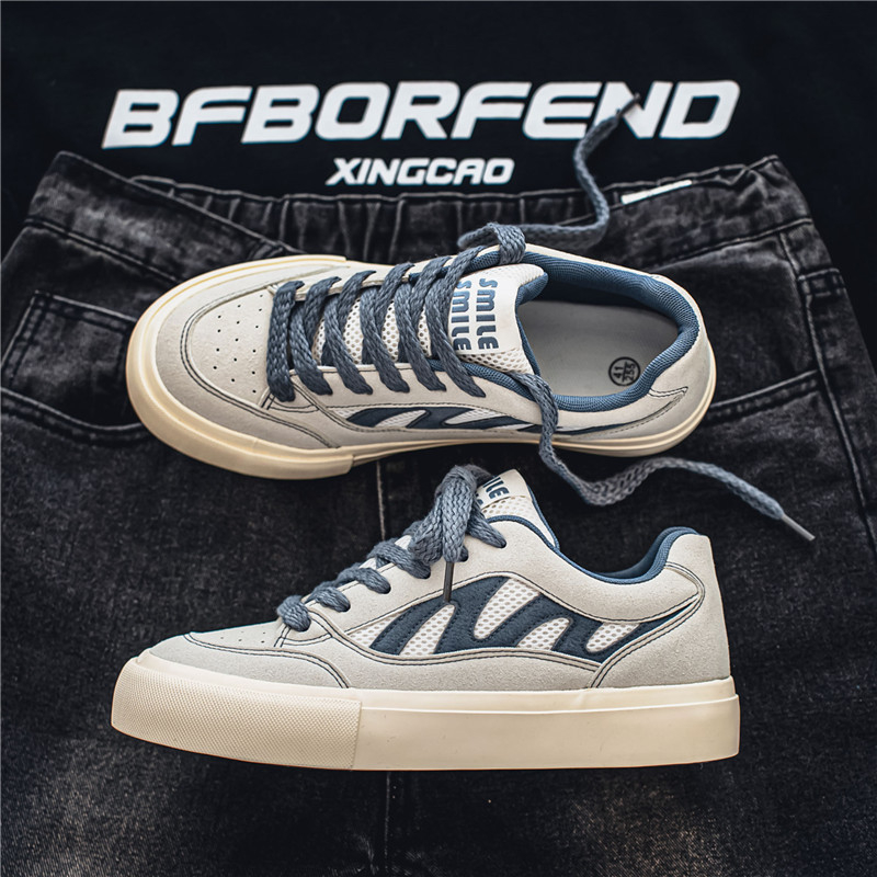 Sneakers ar zemu augšējo PU augšdaļu un šņorējumu (EVA zolīte; gumijas zole; papēža augstums 3-5 cm; apaļa purns; vulkanizēta konstrukcija)