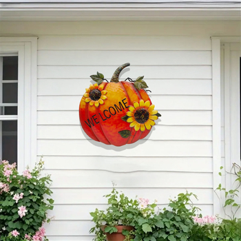Dzelzs sveiciena zīme ar saulespuķi un ķirbi – sienas dekors (Preces kods: Pumpkin Door Sign; Materiāls: Dzelzs; Kategorija: Augi; Stils: Pastorālais, Eiropas, Amerikas, Mūsdienīgs; Piemēti: Māja, Dārzs, Birojs)