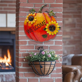 Dzelzs sveiciena zīme ar saulespuķi un ķirbi – sienas dekors (Preces kods: Pumpkin Door Sign; Materiāls: Dzelzs; Kategorija: Augi; Stils: Pastorālais, Eiropas, Amerikas, Mūsdienīgs; Piemēti: Māja, Dārzs, Birojs)
