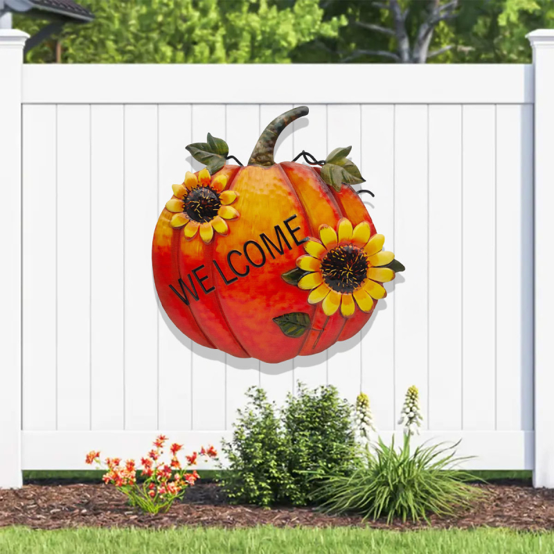 Dzelzs sveiciena zīme ar saulespuķi un ķirbi – sienas dekors (Preces kods: Pumpkin Door Sign; Materiāls: Dzelzs; Kategorija: Augi; Stils: Pastorālais, Eiropas, Amerikas, Mūsdienīgs; Piemēti: Māja, Dārzs, Birojs)