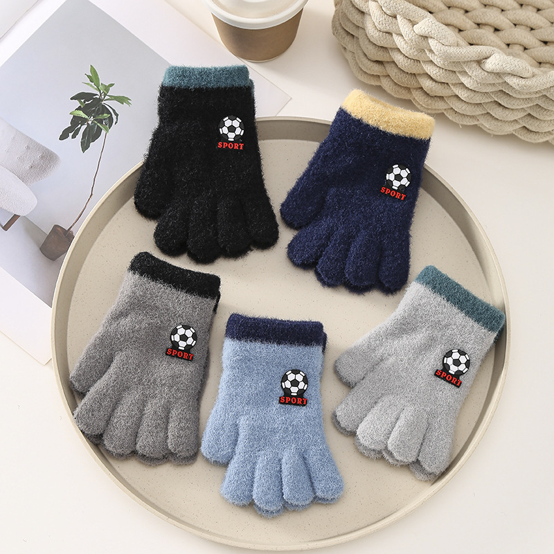 Bērnu ziemas cimdi ar animācijas futbola motīvu | adīti • jakarda • silti • unisex • vecums 3–10 gadi • ziema