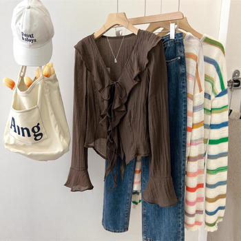 V kakla blūze, pulovera stils, garas piedurknes, platās piedurknes, poliesteris audums.