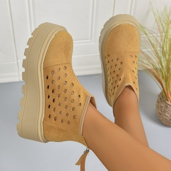 Ženske Martin čizme s platformom i klinastim petom, velur gornji dio, zaobljeni vrh, stražnji zatvarač