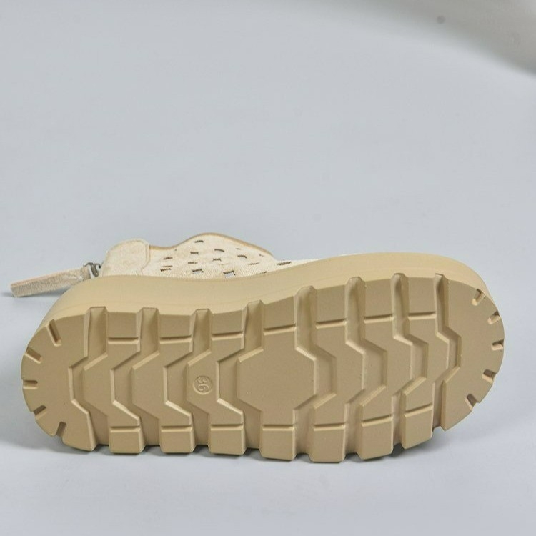 Ženske Martin čizme s platformom i klinastim petom, velur gornji dio, zaobljeni vrh, stražnji zatvarač