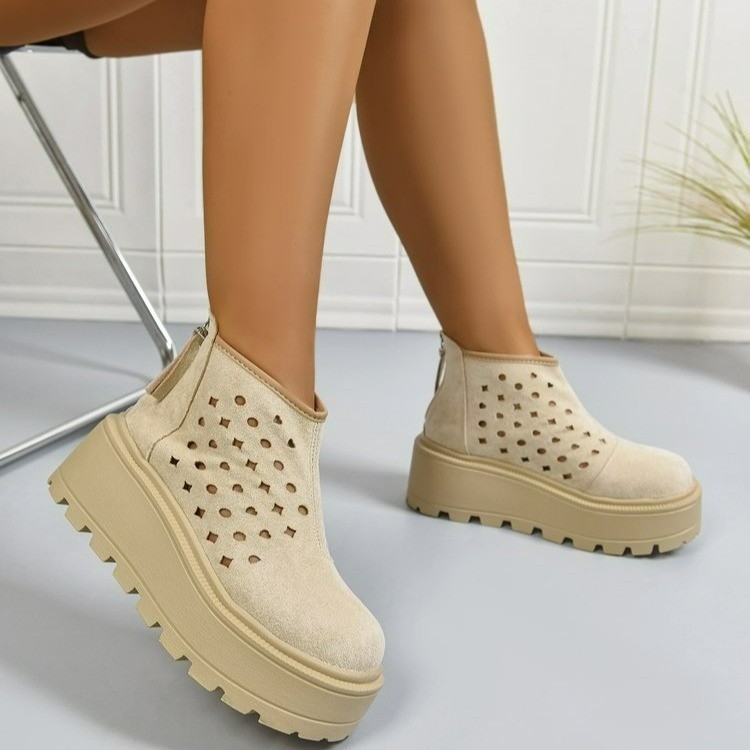 Ženske Martin čizme s platformom i klinastim petom, velur gornji dio, zaobljeni vrh, stražnji zatvarač