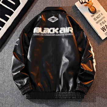 PU ādas jaka ar reversu apkakli, dubultā aizdare, plaša piegriezums, 2025. gada pavasaris