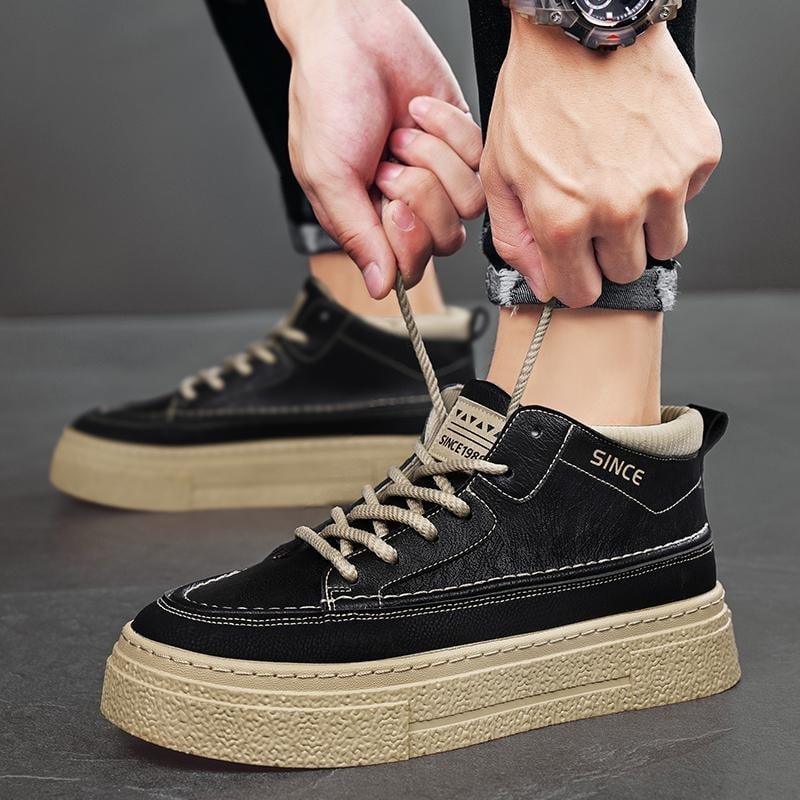 Vīriešu tenisa kurpes ar 3-5 cm paceltu, biezāku zoli, mikrofibra augšdaļa, elpojoša sietveida iekšpuse, injekcijā veidota gumijas zole, šņorēšana