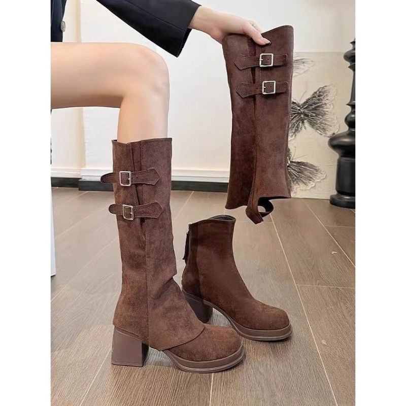 Ženske Martin čizme – visok vrat, velur gornji dio, kožna kopča, zaobljeni vrh, srednji blok potpetice, slip-on