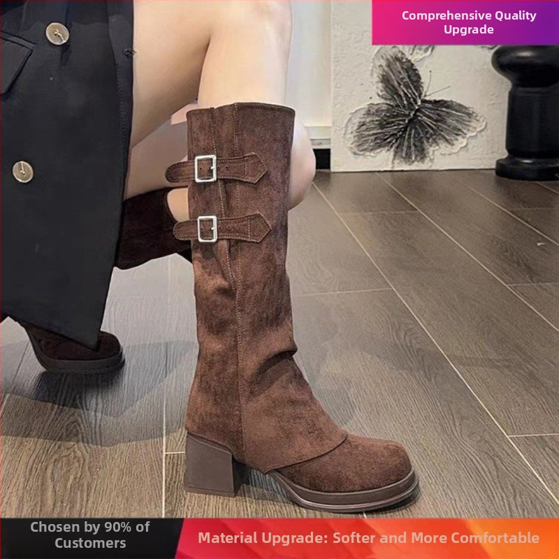 Ženske Martin čizme – visok vrat, velur gornji dio, kožna kopča, zaobljeni vrh, srednji blok potpetice, slip-on