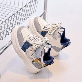 Bērnu sporta kurpes – elpojošas, vieglas pirmiem soļiem; augšējā daļa no ultrafine ādas; blokveida raksts; vecums 12–36 mēneši; pretslīdēšanas zole, korekcijas atbalsts