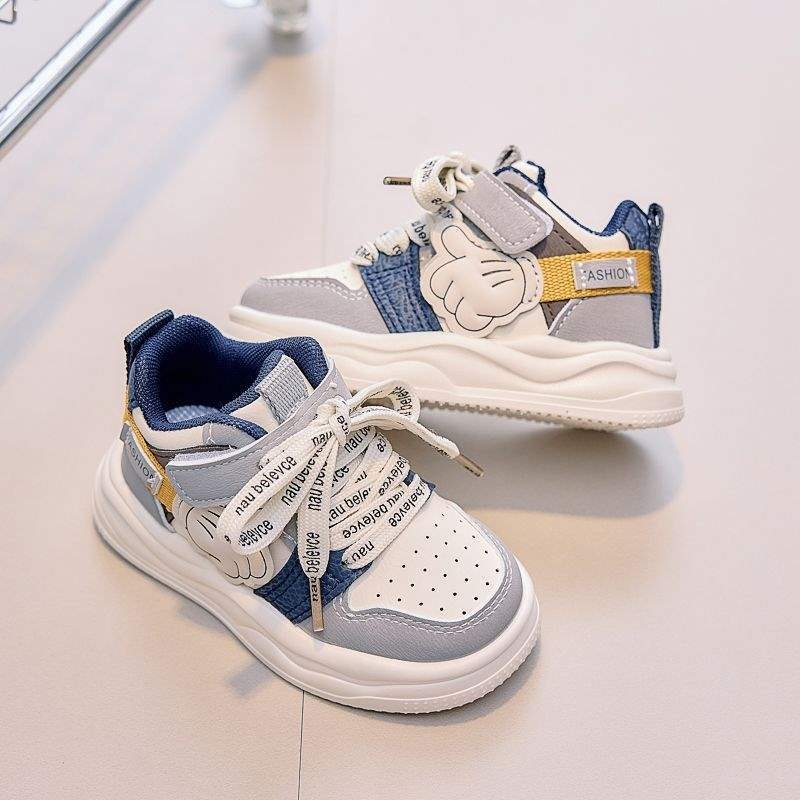 Bērnu sporta kurpes – elpojošas, vieglas pirmiem soļiem; augšējā daļa no ultrafine ādas; blokveida raksts; vecums 12–36 mēneši; pretslīdēšanas zole, korekcijas atbalsts