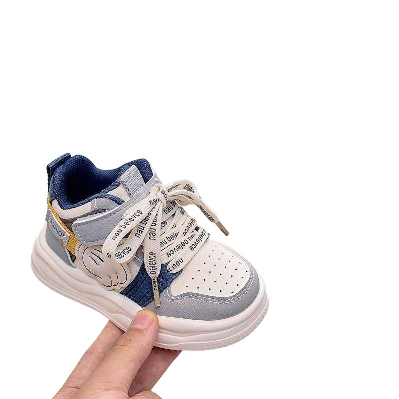 Bērnu sporta kurpes – elpojošas, vieglas pirmiem soļiem; augšējā daļa no ultrafine ādas; blokveida raksts; vecums 12–36 mēneši; pretslīdēšanas zole, korekcijas atbalsts