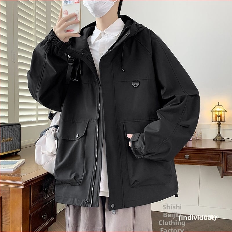 Muška kordurova jakna s kapuljom, opuštenog kroja, odvojiva kapuljača, jednostruko prednje zatvaranje, dugi rukavi, regularna duljina, glavni materijal: krzno zeca, proljeće 2025