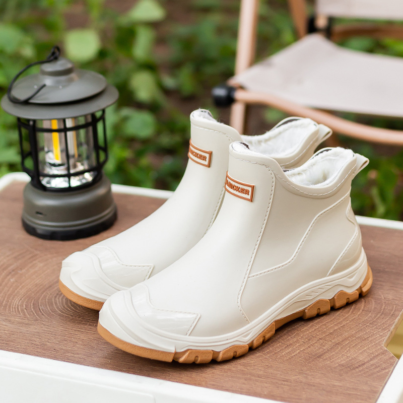 Vīriešu PVC lietus zābaki, zems šafts, ūdensizturīgi un neslīdoši, silti ar mākslīgās kažokādas apdari un iekšējo kokvilnas odere