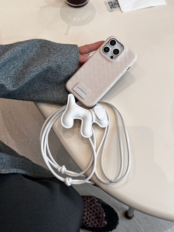 TPU aizmugurējais vāciņš iPhone 16/15 Pro un iPhone 14/13 — injekcijas formēšana, pielāgojama, viegls luksusa stils