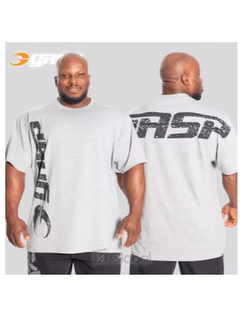 Fitnesa t-krekls brīvā piegriezumā, V formas kakls, elpojošs poliesters, īsas piedurknes, pielāgota druka