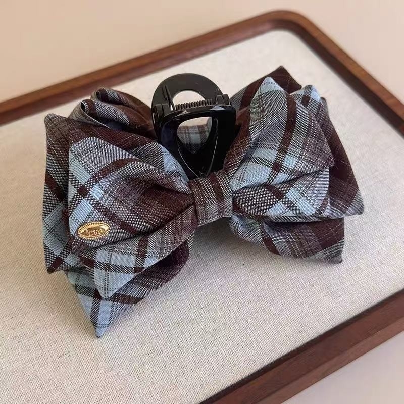 Matu klips: roku darbs, sievietes dizains, sajaukts materiāls, retro kvadrātveida raksts, 2025 rudens izlaidums