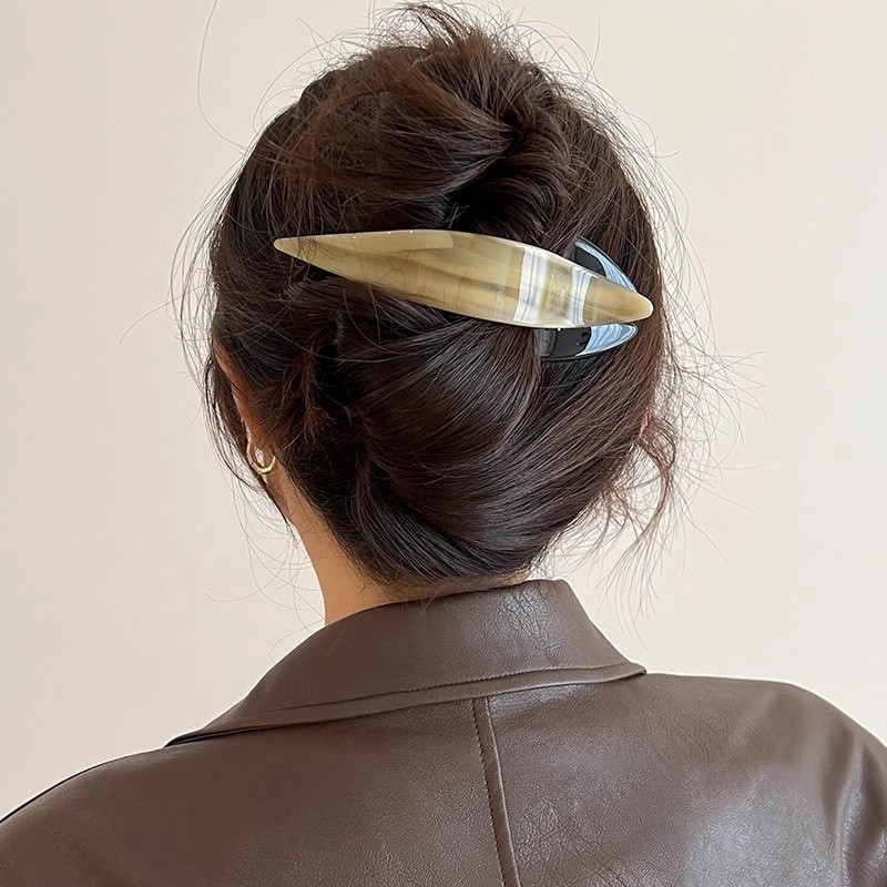 Matu klipsis sievietēm, haizivju klipsis, knaibles ar aizturēšanu, rokām darināts