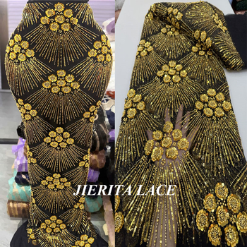 Poliestera mežģīne ar izšuvumu uz sietveida pamata, čaulīšu formas pērlītes un ziedu akcenti, bagāts izšuvums, kāzu tērpiem, zīmols Lace jierita, preces kods ys3