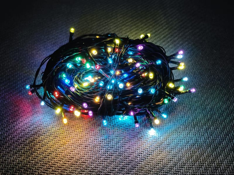 KM-S100 Solarni LED treperići niz za vanjsku upotrebu – IP65 vodootporno, upravljanje daljinskim i tipkom, snaga svjetla 6000