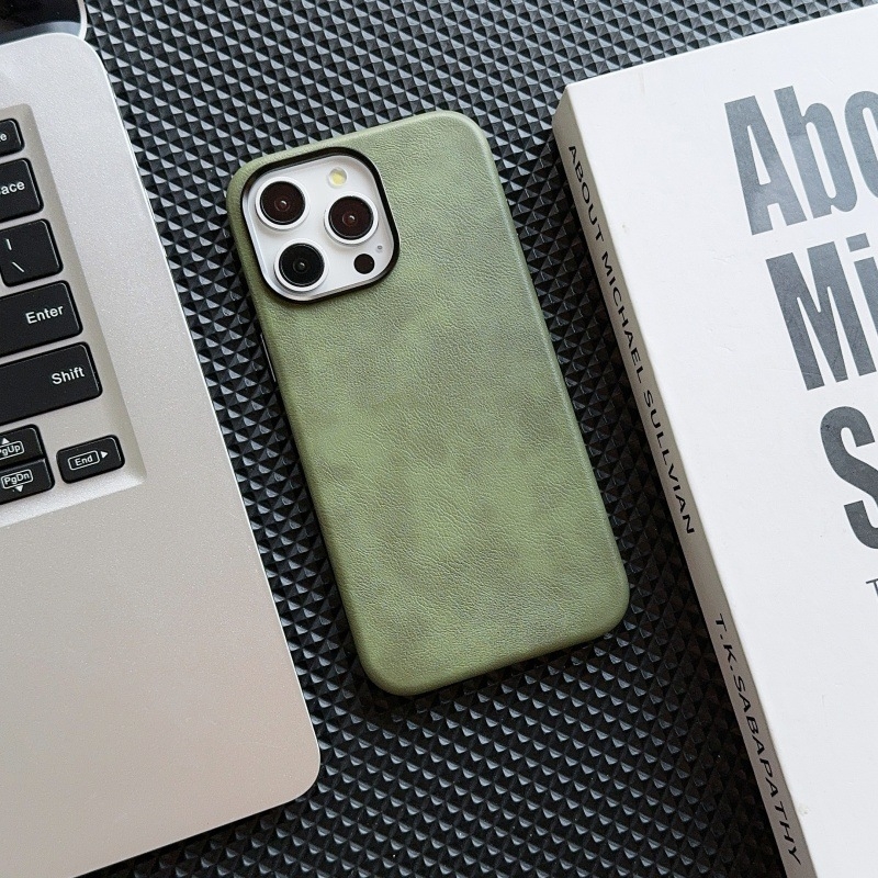 Telefonu lieta iPhone ar magnētisku aizturi, pret kritieniem, materiāls PC + mākslīgā āda, ādas tekstūra, saderīgs ar iPhone 12–14 sēriju