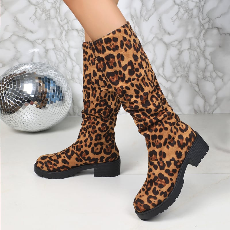 Vojničke čizme od velura, do koljena, okrugli vrh, debeli pet 6–8 cm, gumena potplata