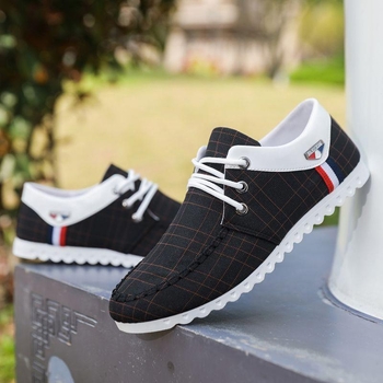 Vīriešu platna sneakers - elpojošs augšējais materiāls, šņorējamas, zems profils, gumijas zole, asas pirksts