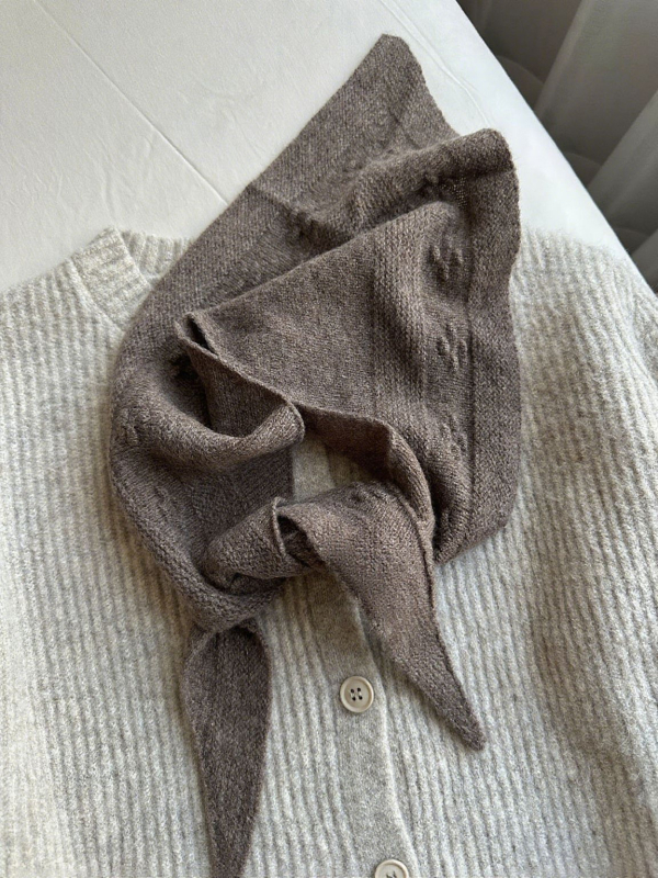 Trīsstūra vilnas šalle ar ziedu rakstu, 100% vilna, vienkāršs audums, saglabā siltumu, ziema, SJ-X2797